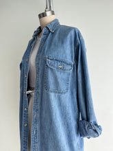 Load image into Gallery viewer, vintage denim work shirt (M)
