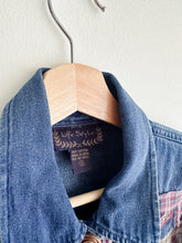 Load image into Gallery viewer, vintage denim jacket (S/M)
