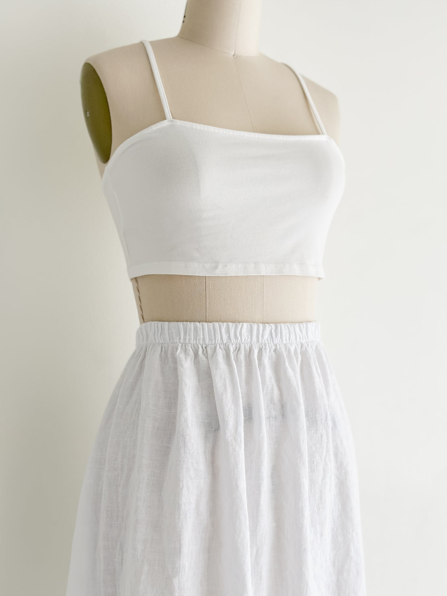 vintage white linen skirt (M)