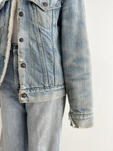 Load image into Gallery viewer, vintage Levis shearling jean jacket (S/M)
