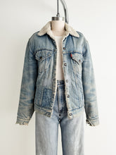 Load image into Gallery viewer, vintage Levis shearling jean jacket (S/M)
