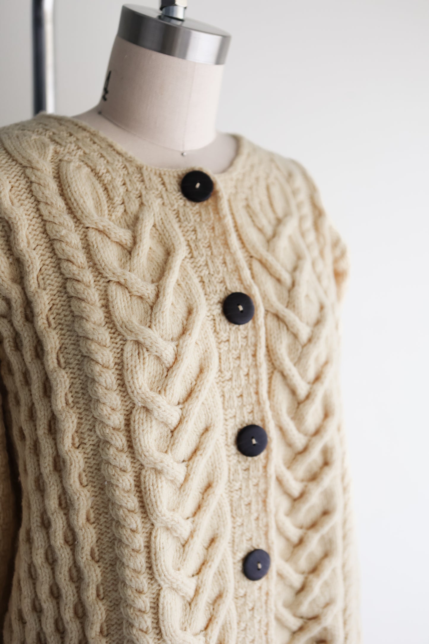 vintage Irish wool cardigan (M)