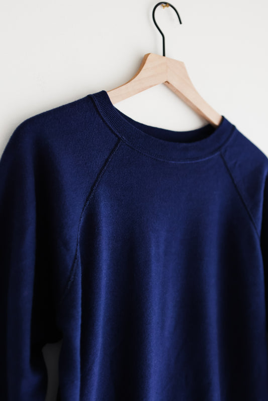 vintage navy raglan sweatshirt (M)