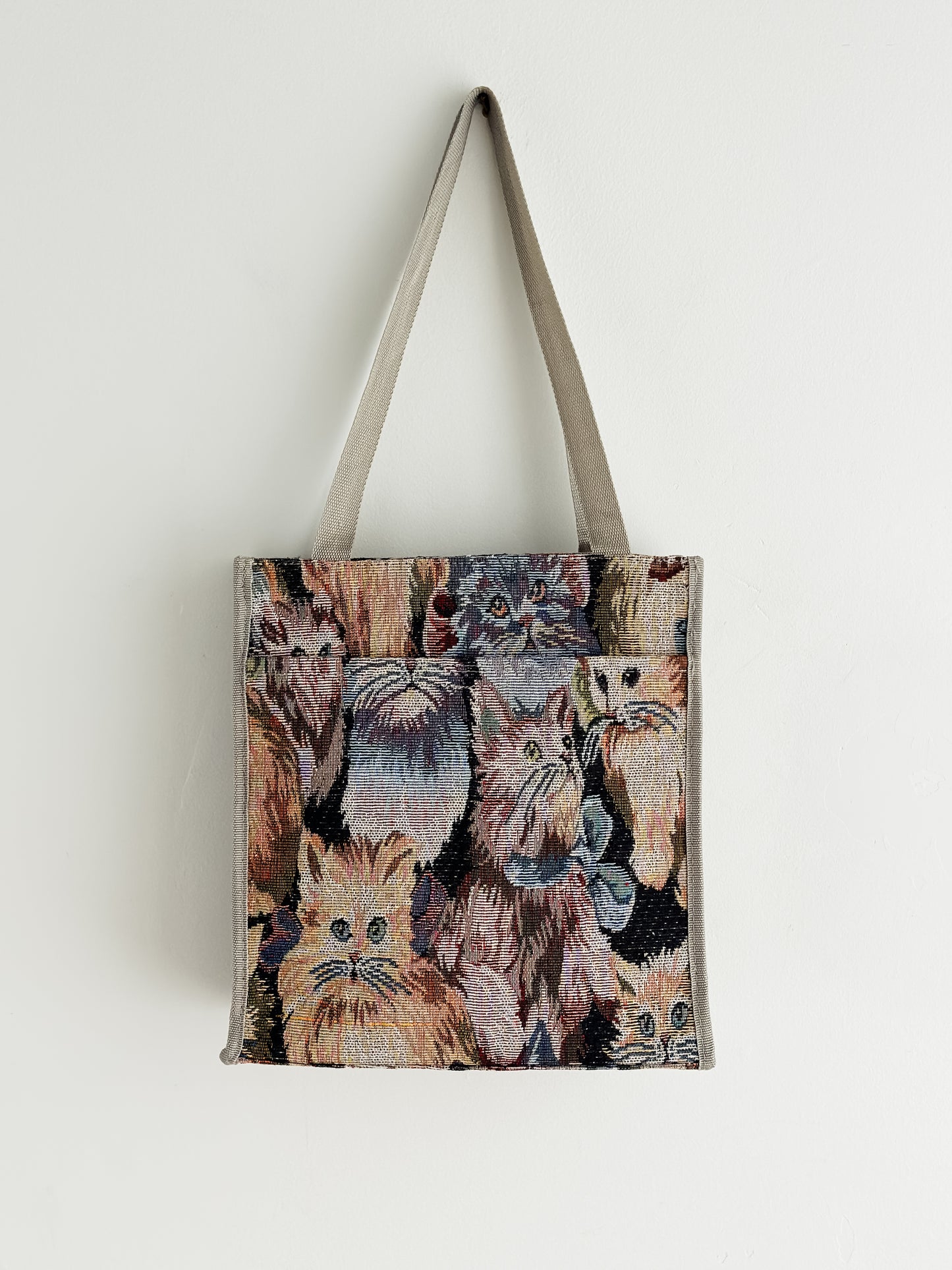vintage cats tapestry tote bag