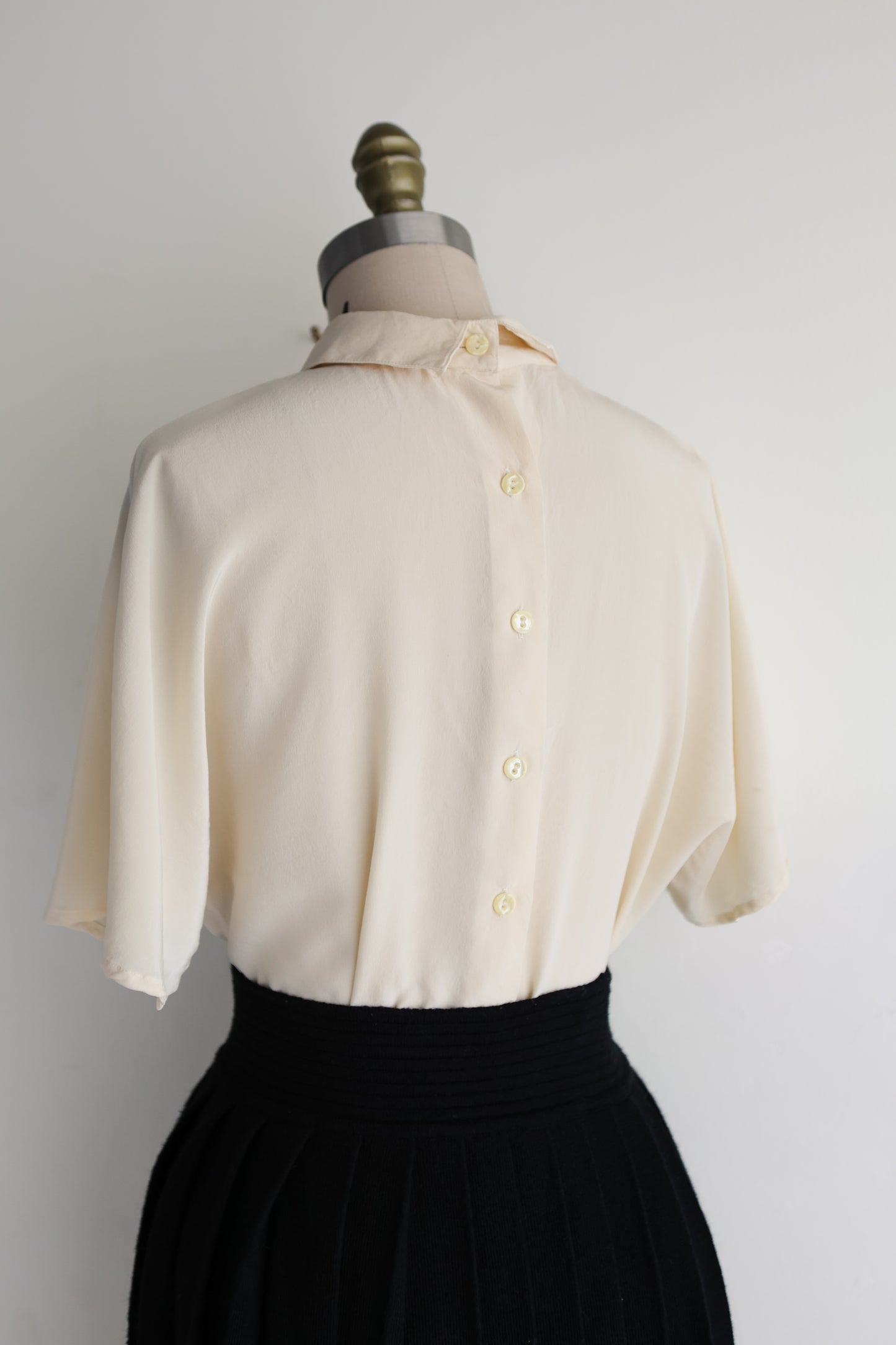 vintage crepe silk blouse (S)