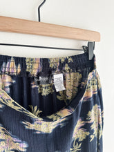 Load image into Gallery viewer, vintage crepe tropics skirt (M)
