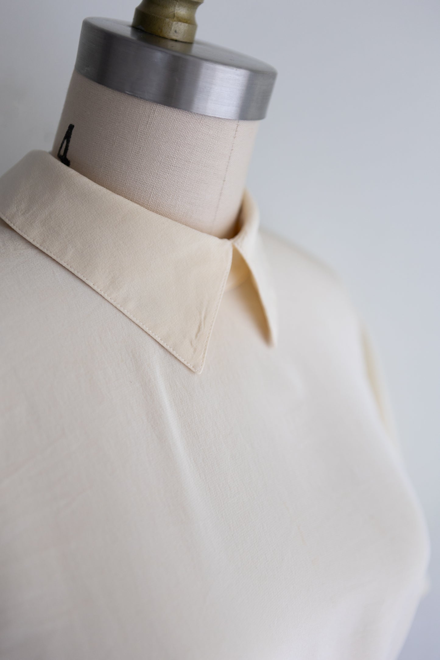 vintage crepe silk blouse (S)