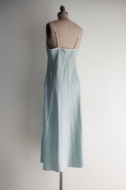 vintage light blue chemise (M)