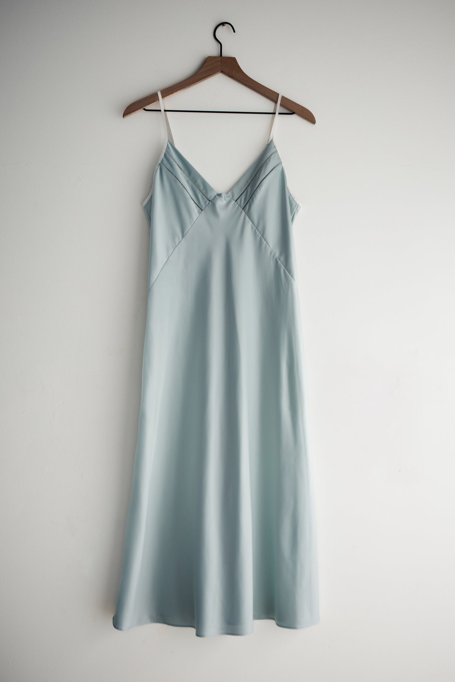 vintage light blue chemise (M)