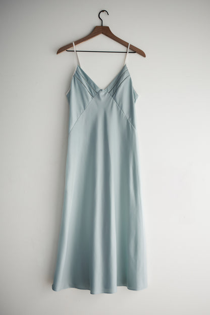 vintage light blue chemise (M)