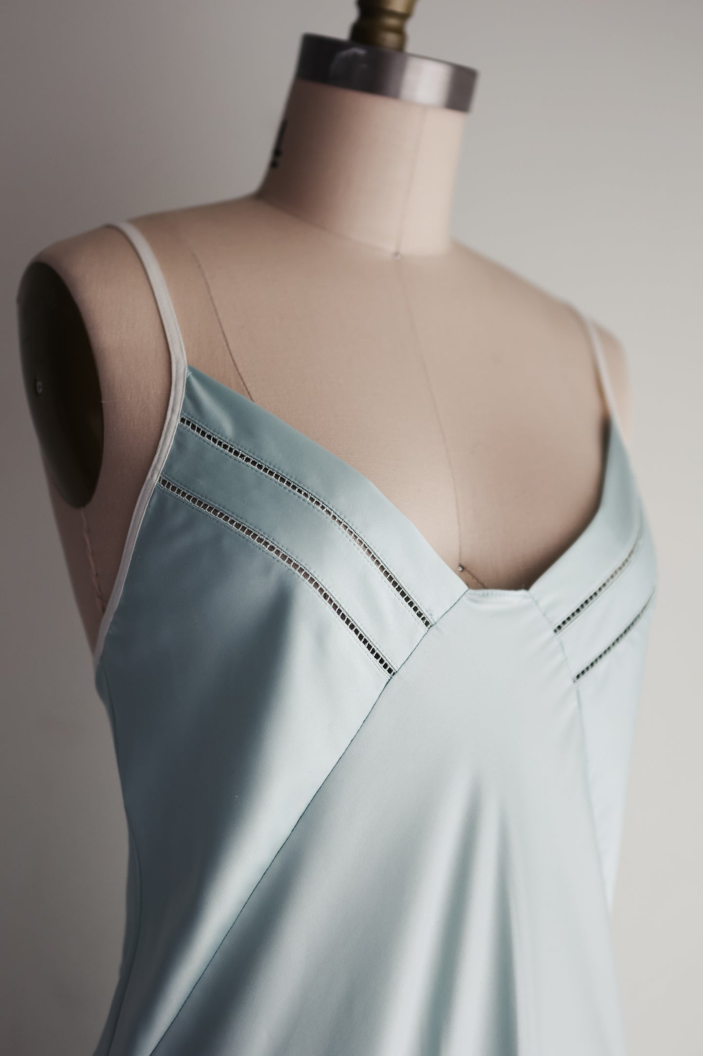 vintage light blue chemise (M)