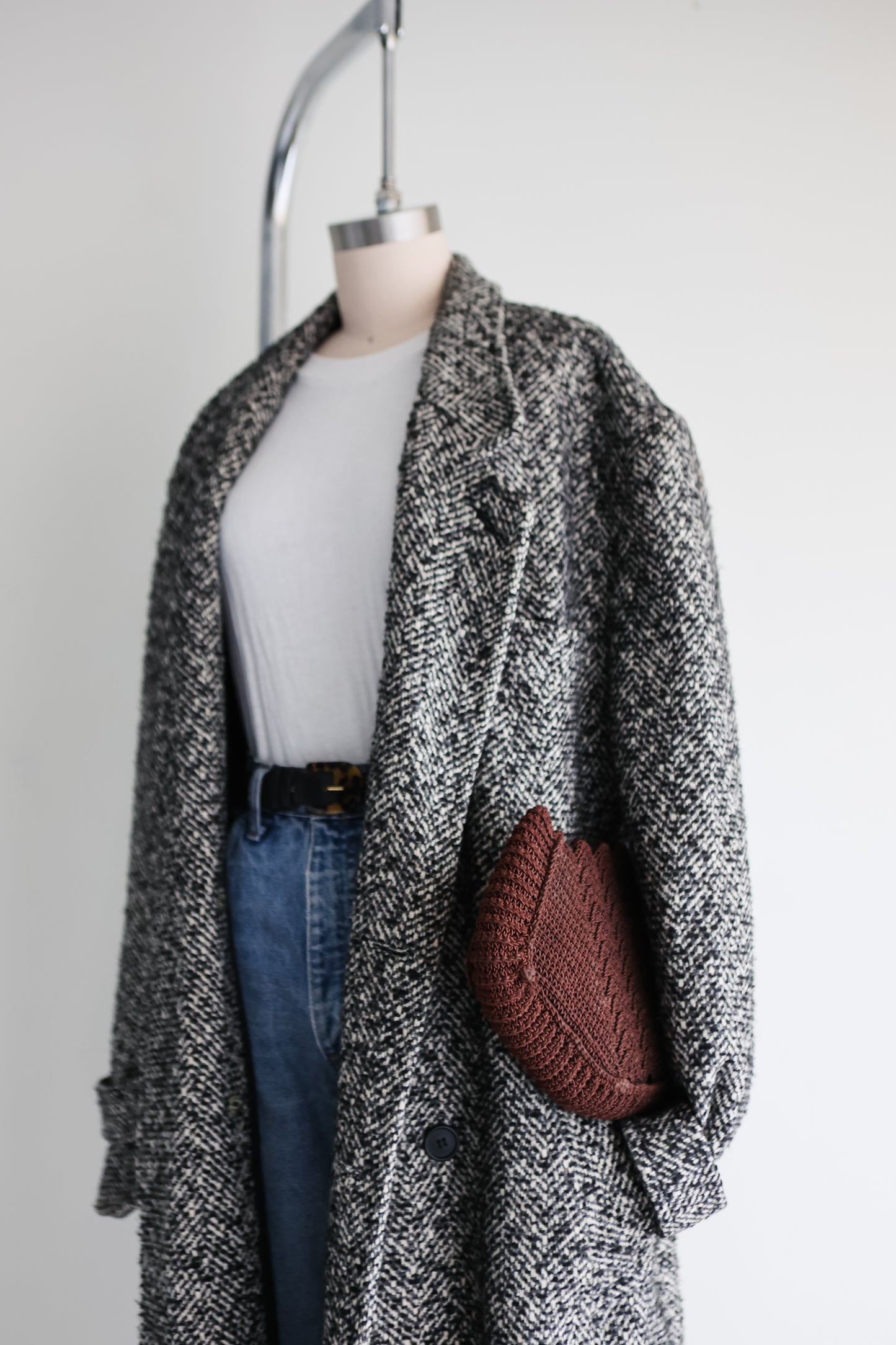 vintage 1930s chocolate knit clutch handbag