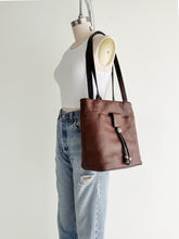 Load image into Gallery viewer, vintage brown leather handbag
