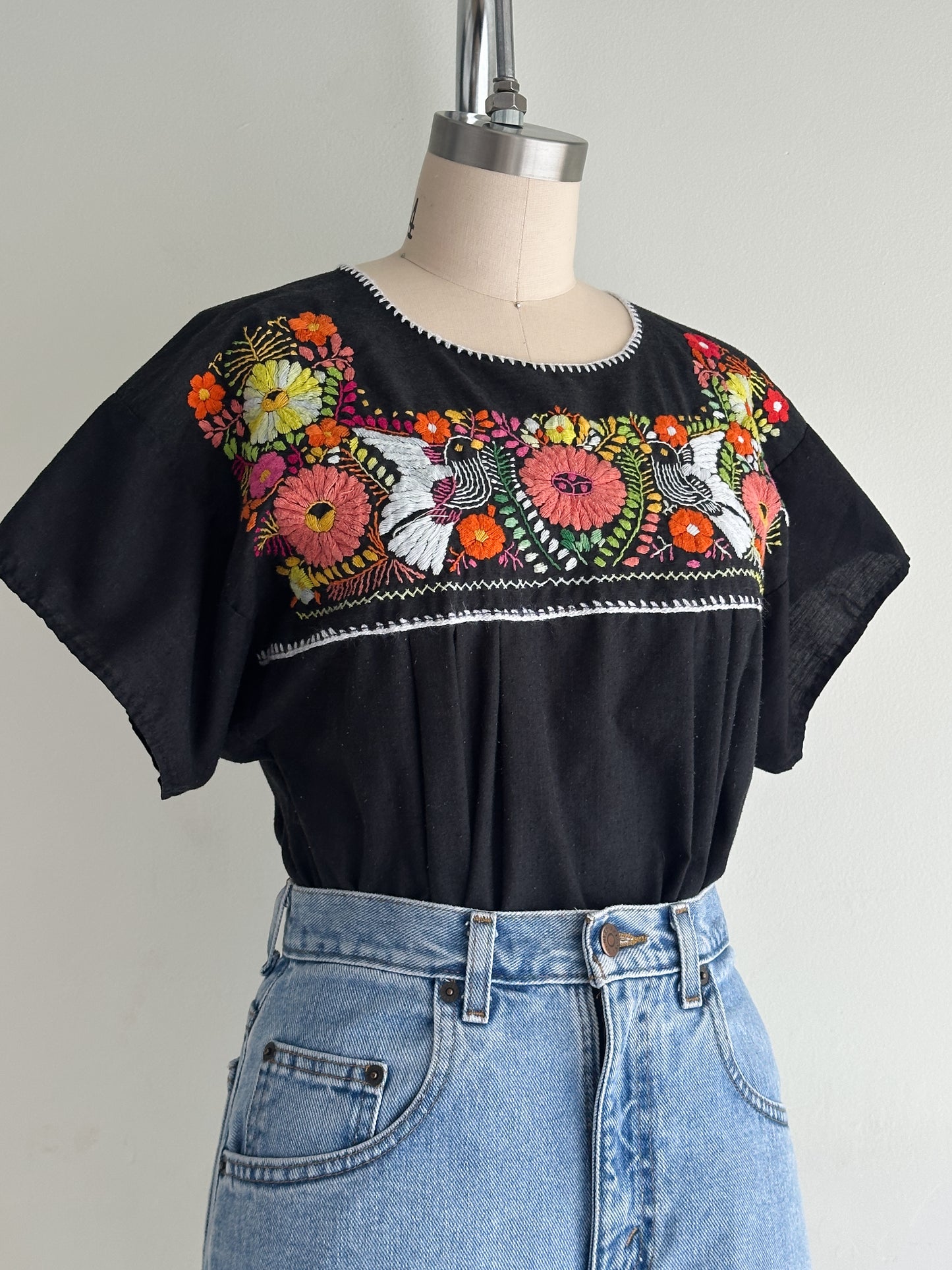 vintage embroidered blouse (M)