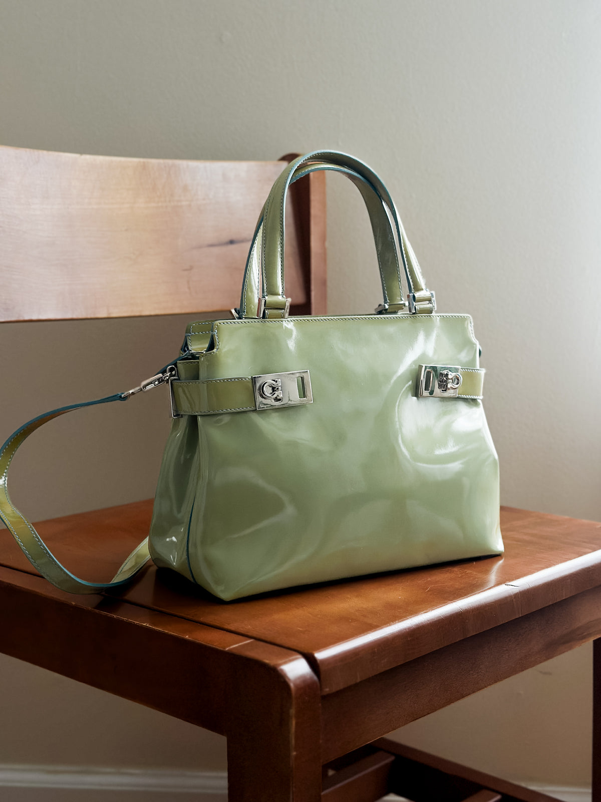 vintage Ferregamo pistachio Gancini tote