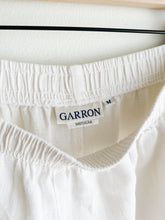 Load image into Gallery viewer, vintage white linen pants (S/M)
